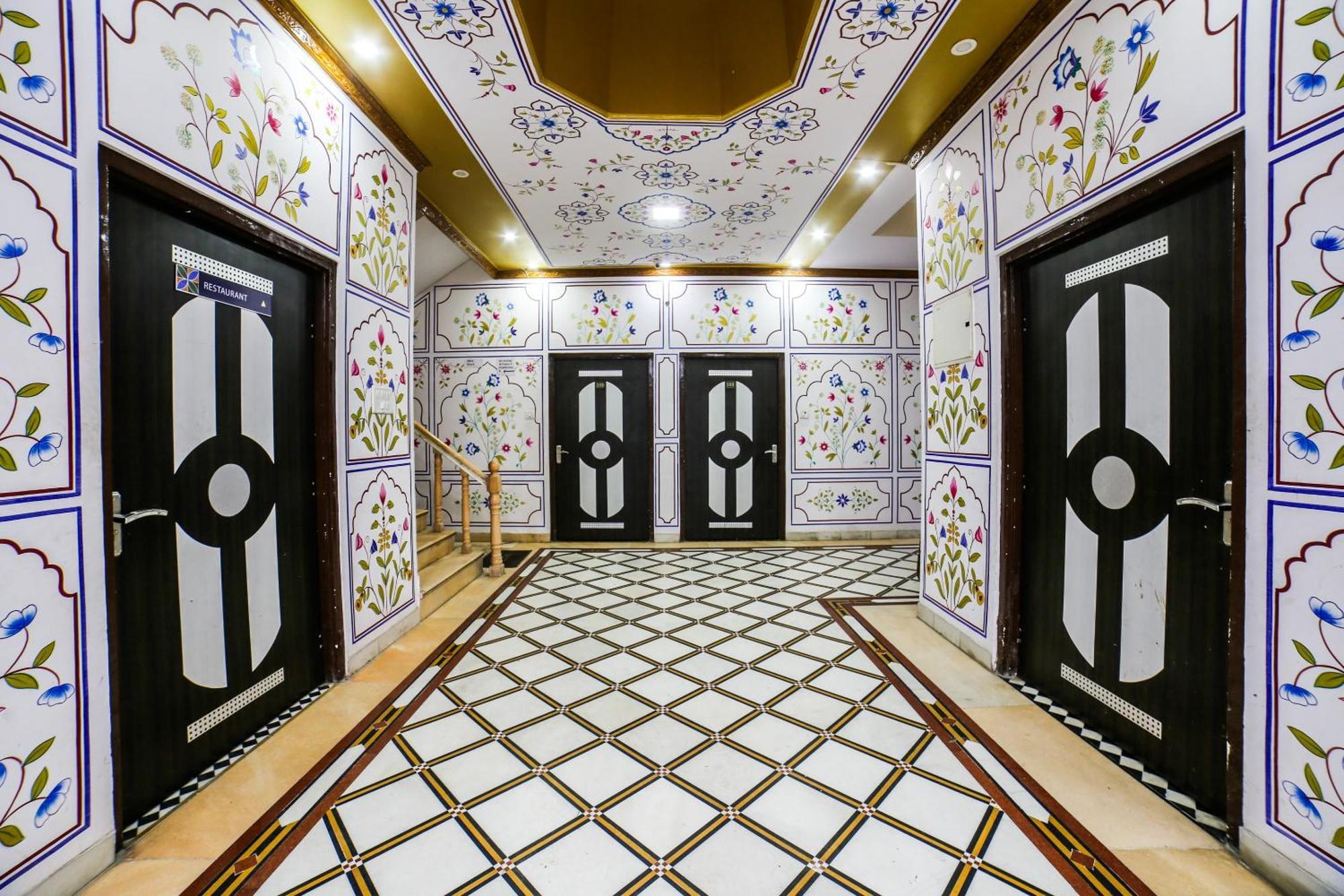 Collection O 36316 Hotel White Palace Джайпур Екстер'єр фото